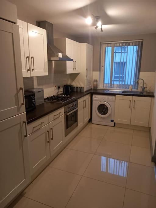 Modern 2-Bedroom City Apartment With Free Parking Belfast Luaran gambar